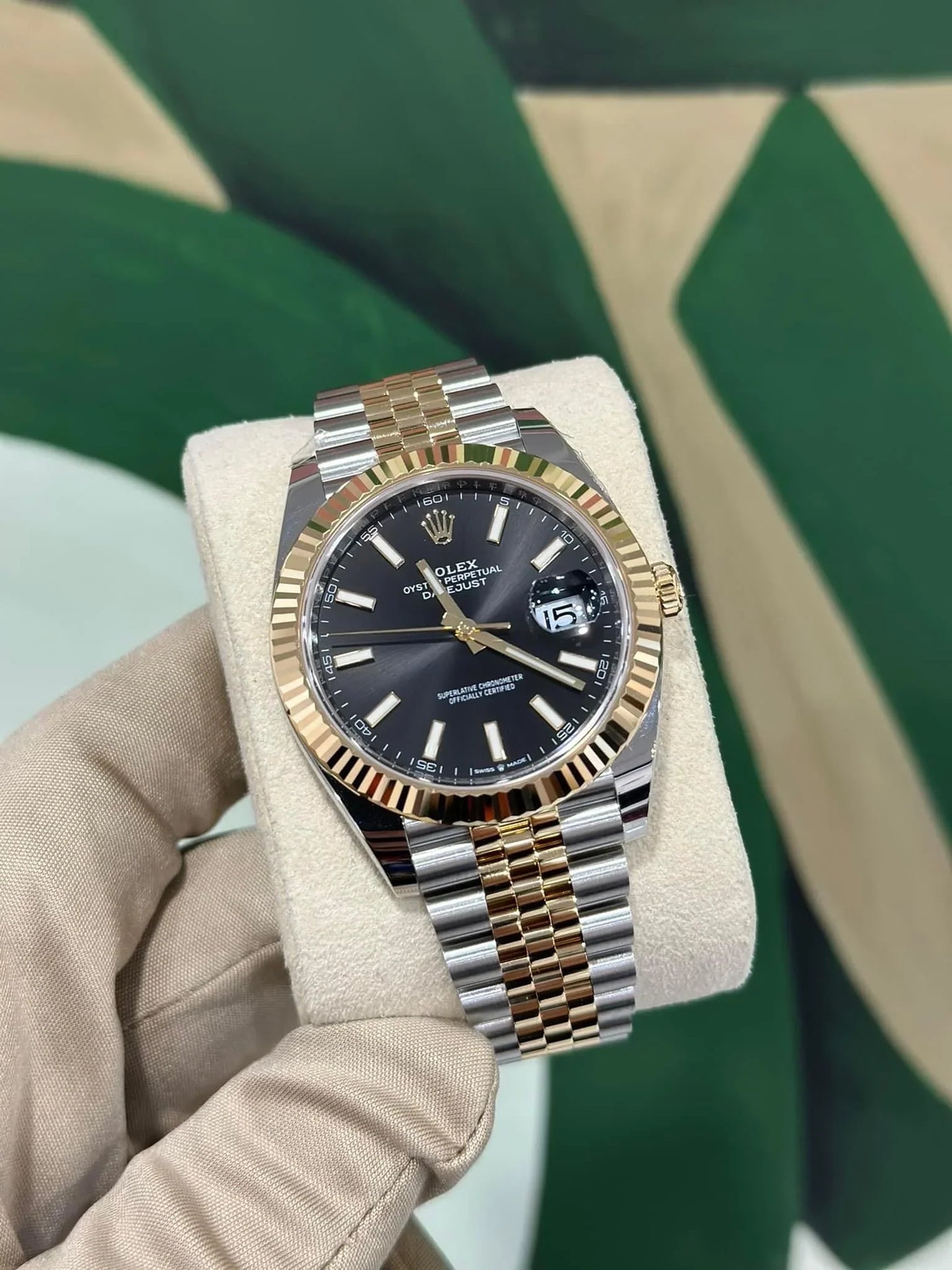 Rolex Datejust 41 – Two-Tone Jubilee Bracelet – Black Dial