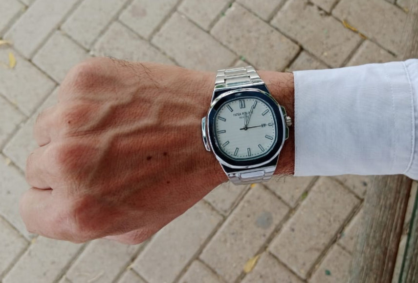 Patek Philippe Nautilus 5711/1A – Royal Blue & Crystal White Dial | Stainless Steel Icons